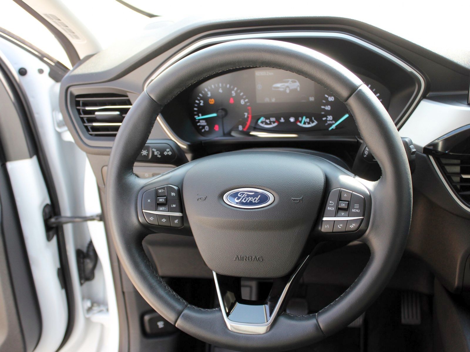 Fahrzeugabbildung Ford Kuga Cool & Connect 1,5 EcoBoost