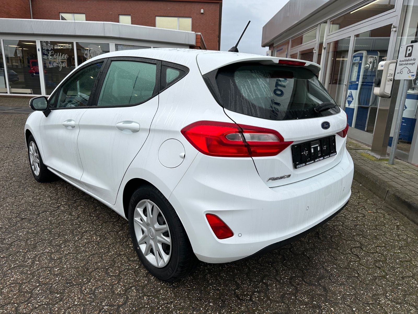 Fahrzeugabbildung Ford Fiesta 1.1 Cool & Connect Sitzheizung/AppConnect