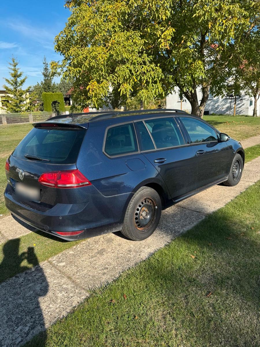 Volkswagen Golf 2014 — interior