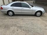 Mercedes-Benz Mercedes Benz E 240 w211 - Mercedes-Benz E 220 mit Benzin-Antrieb: Limousine