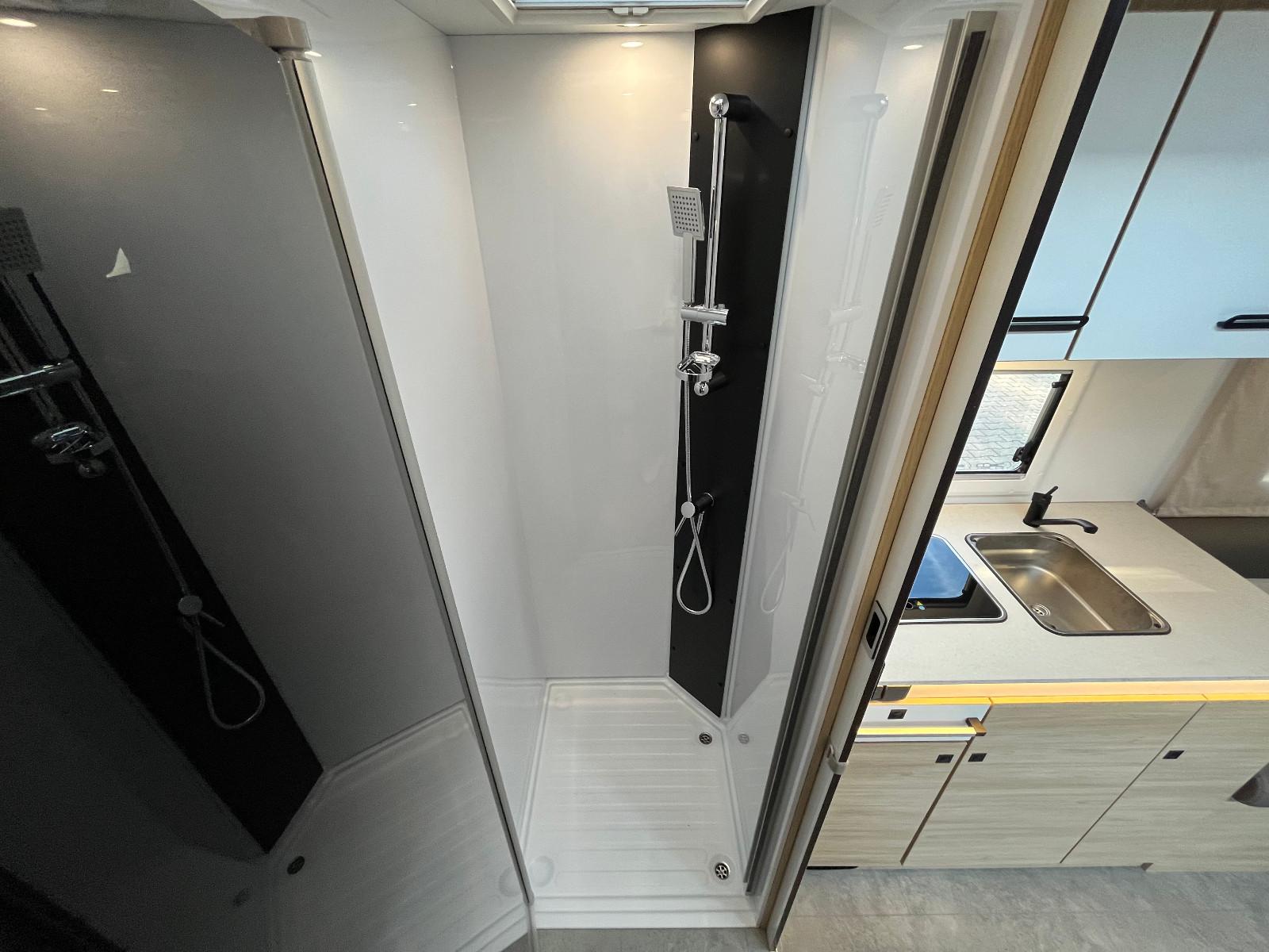 Challenger 260 Ultimate Edition Solar Markise Arctic – Foto 13 von 16