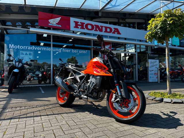 KTM 990 Duke MY24 Tech+TrackPack Akrapovic