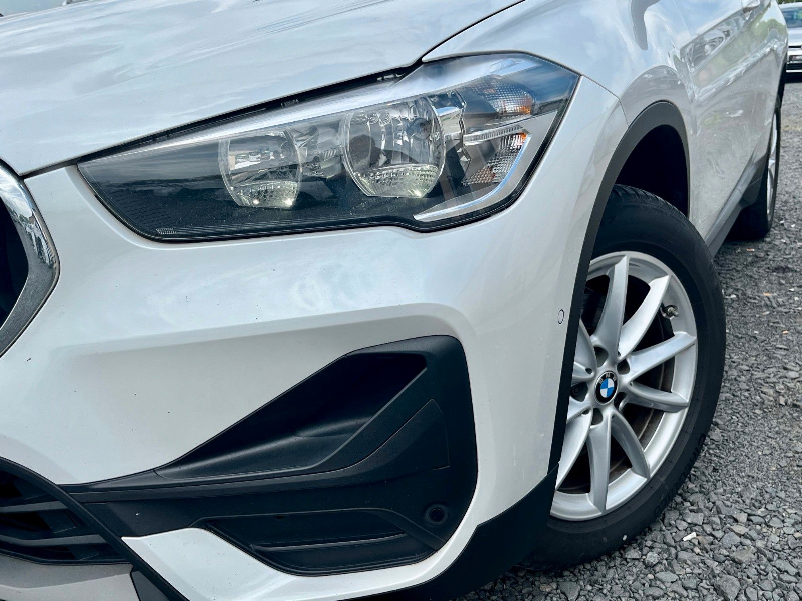 Fahrzeugabbildung BMW X1 sDrive18d Aut. Navi SPORTSITZE Alarm Kamera