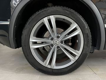 Volkswagen Tiguan - 11