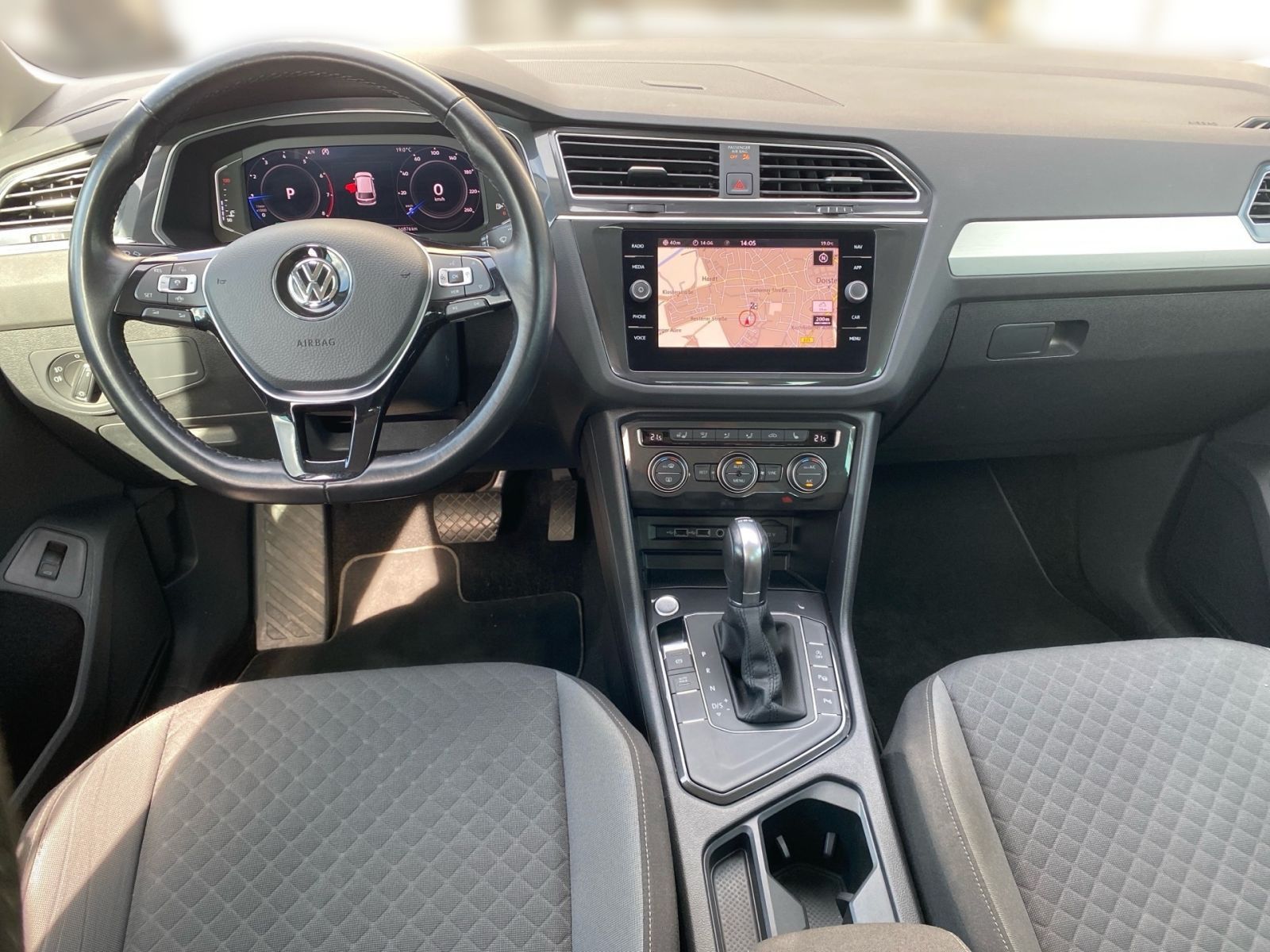 Fahrzeugabbildung Volkswagen Tiguan 1.5 TSI DSG Comfortline *AHK*Winterräder*