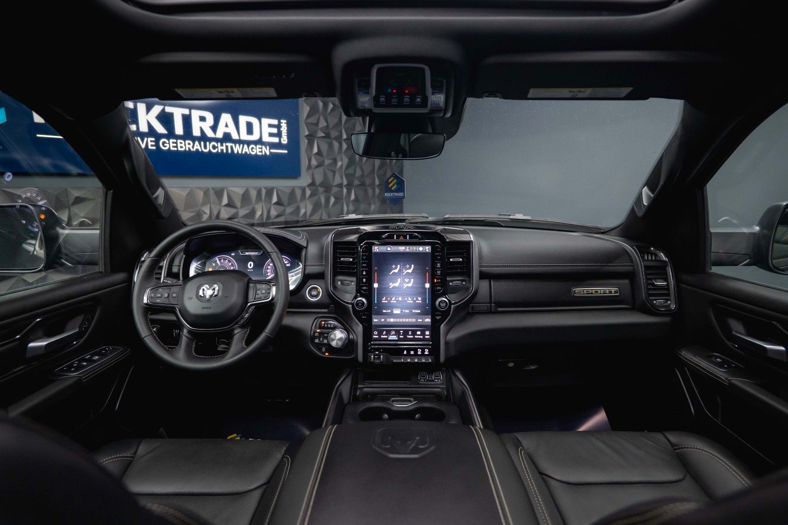 Fahrzeugabbildung Dodge RAM 5.7 V8 HEMI 4x4 Sport Night *Pano*22 Zoll*