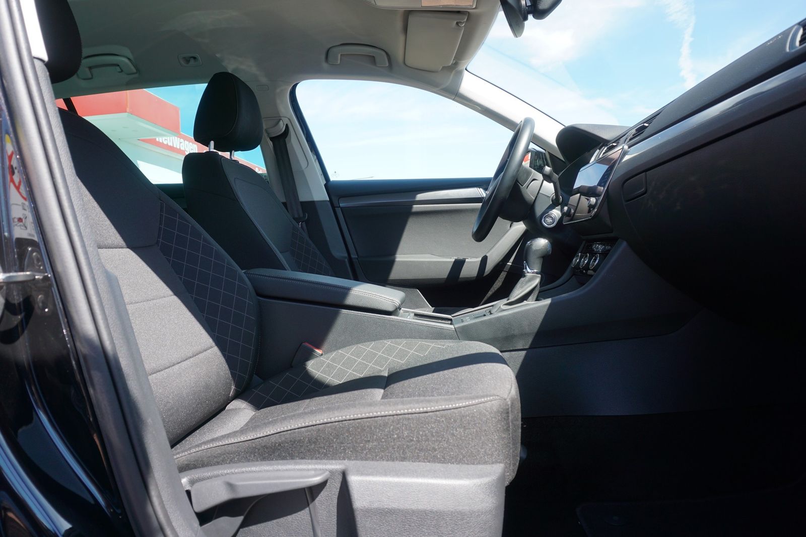 Skoda Superb Combi 1.5 TSI Active LED Navi Sitzheizung foto 12