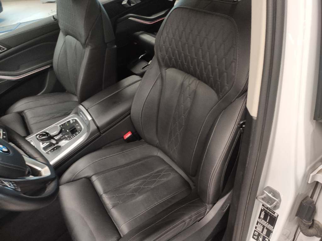 Fahrzeugabbildung BMW X5 xDr.30d xLine °UVP 109.920€°LUFTFED°360°STHZG