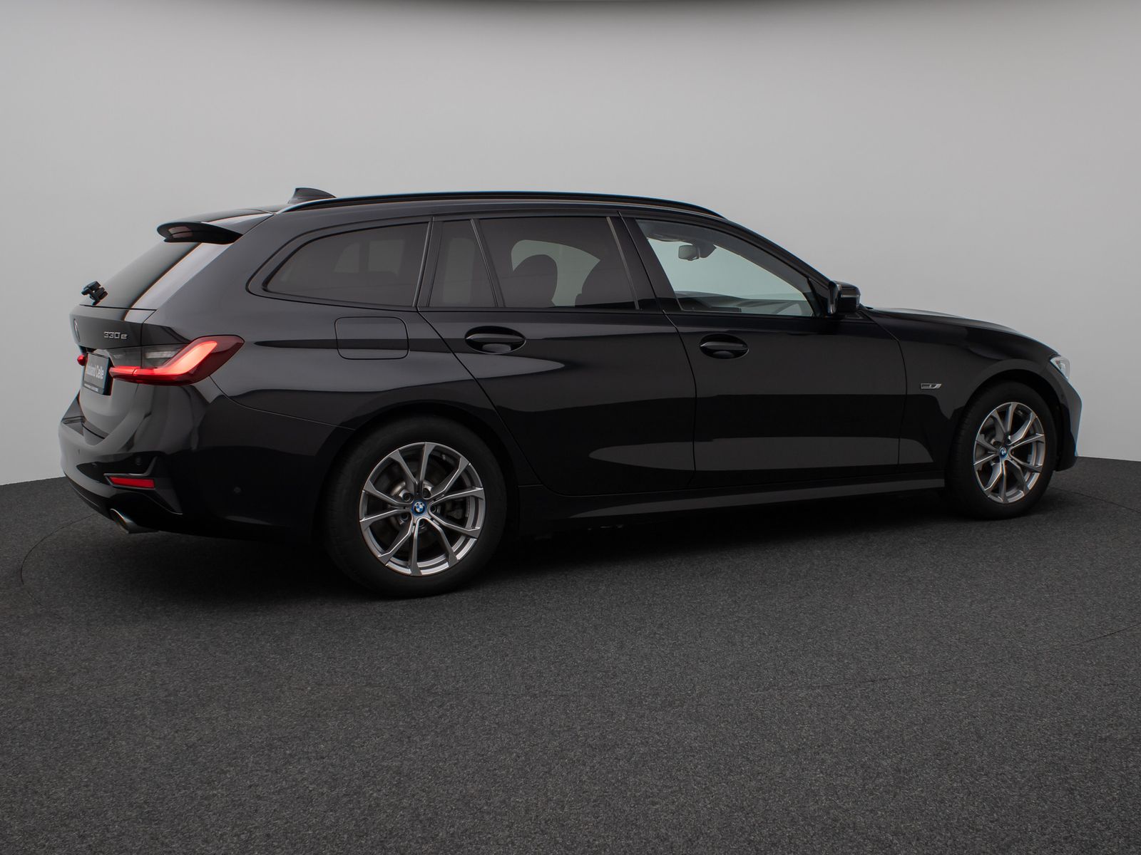 Fahrzeugabbildung BMW 330e xD Sport Line Kamera Laser HUD DAB HiFi AHK