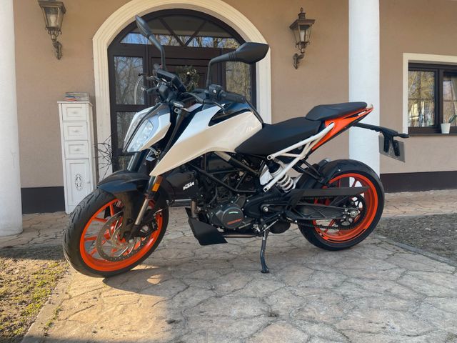 KTM Duke 125 Orange / Silber