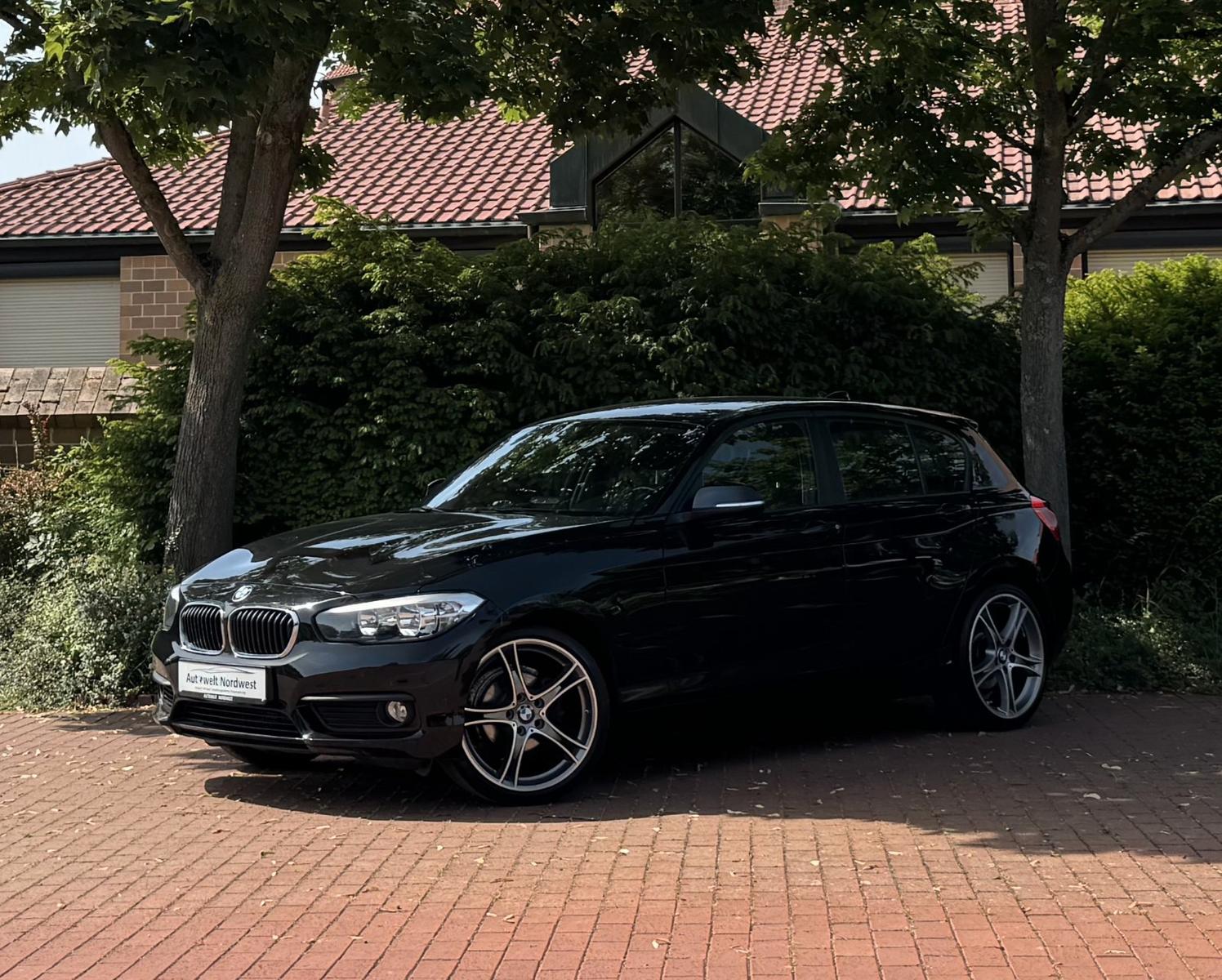 BMW 116 i Advantage|Navi|LED TFL|PDC|Shzg|EUR6!