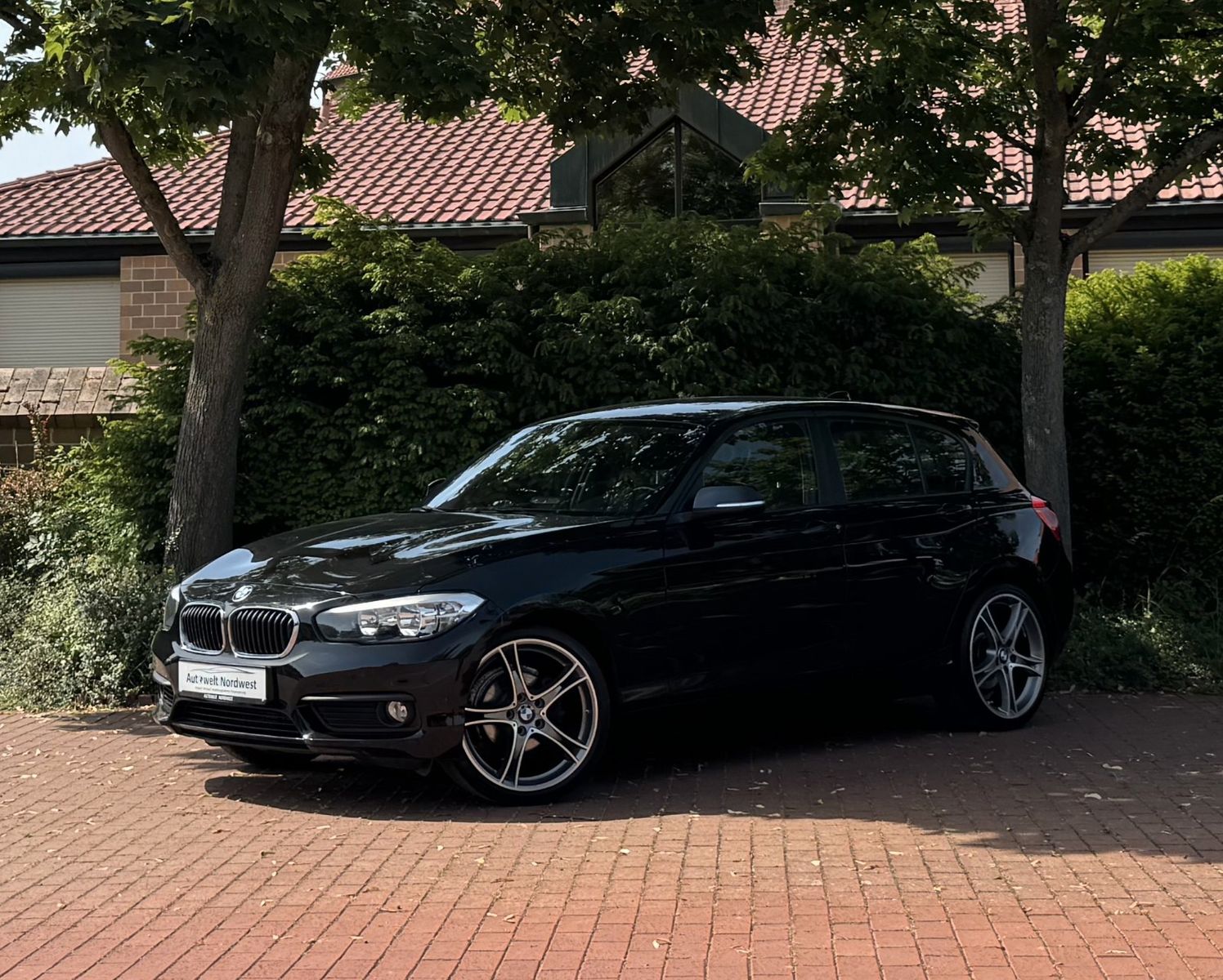 BMW 116 i Advantage|Navi|LED TFL|PDC|Shzg|EUR6!