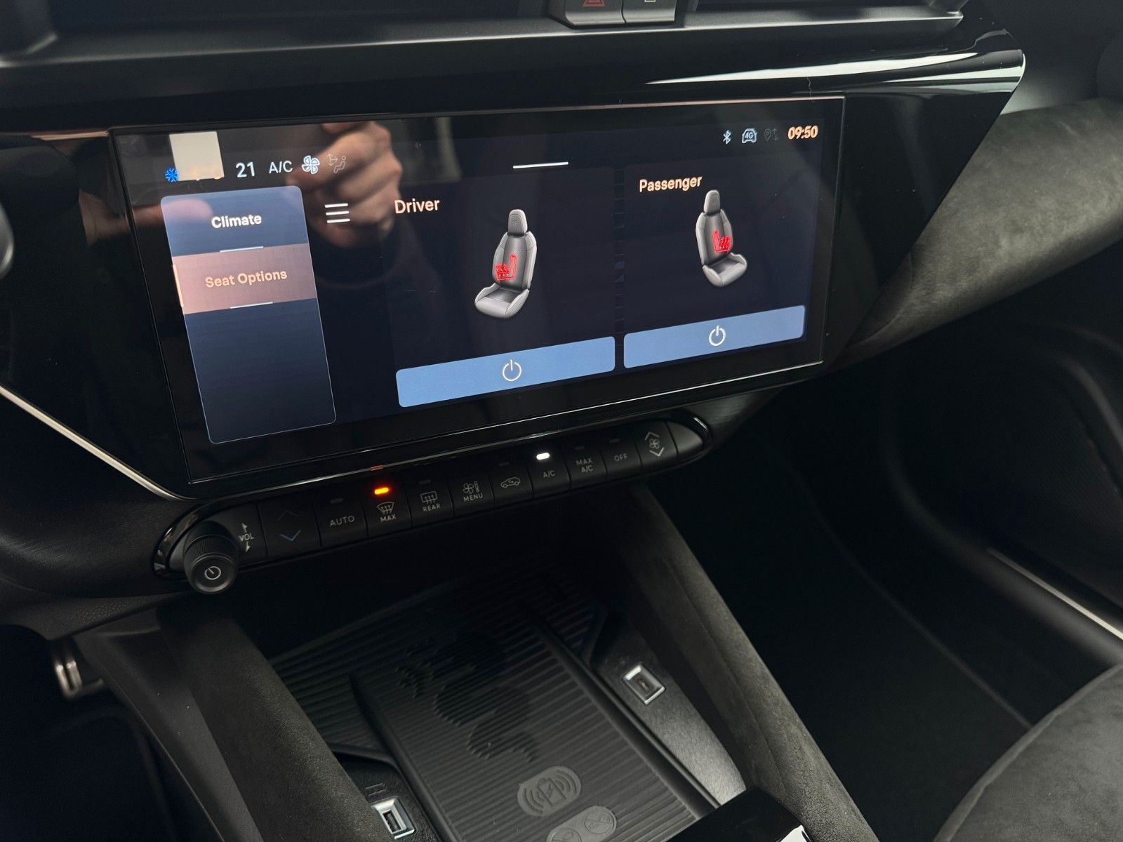 Fahrzeugabbildung Alfa Romeo Junior Ibrida 1.2 Intensa Automatik Navi Kamera