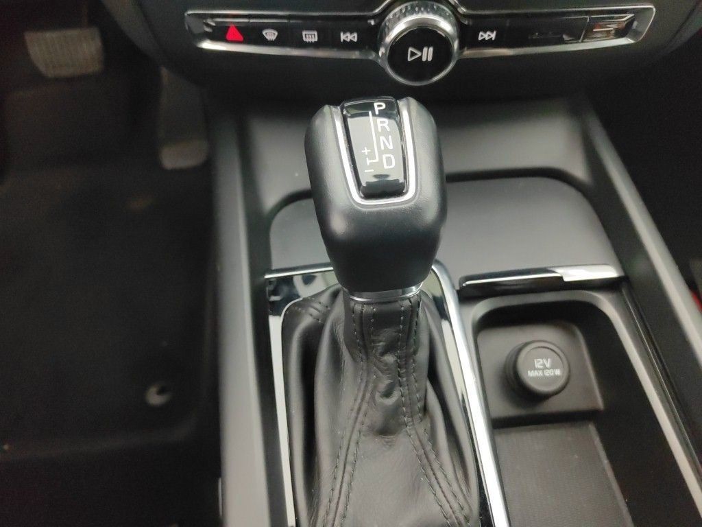Fahrzeugabbildung Volvo V60 Momentum Pro D3 LED/NAVI/PDC/R´CAM/SHZ
