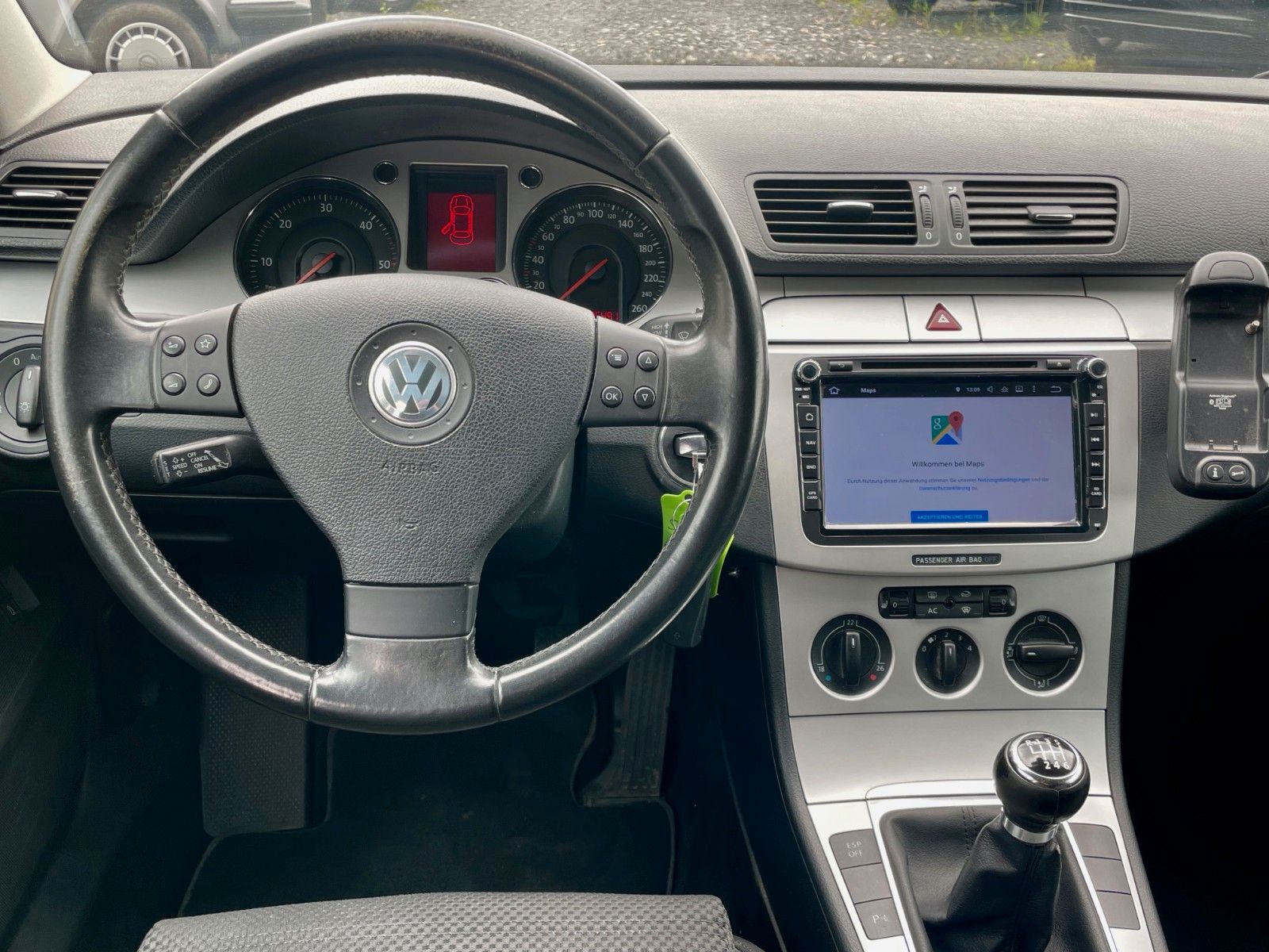 Fahrzeugabbildung Volkswagen Passat Variant 2.0 TDI  170PS SPORTLINE Navi AHK