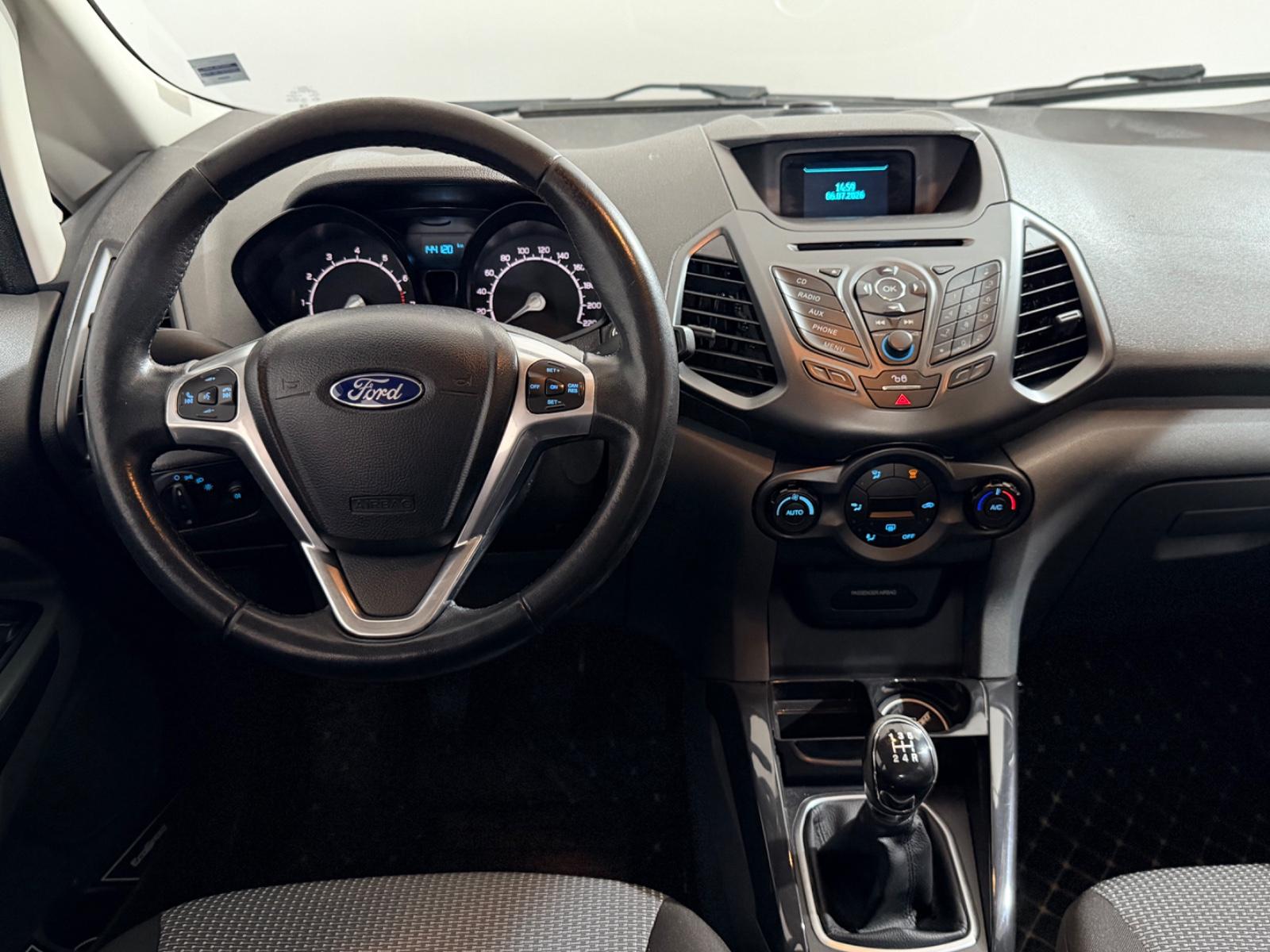 Ford EcoSport 2015 — photo 18
