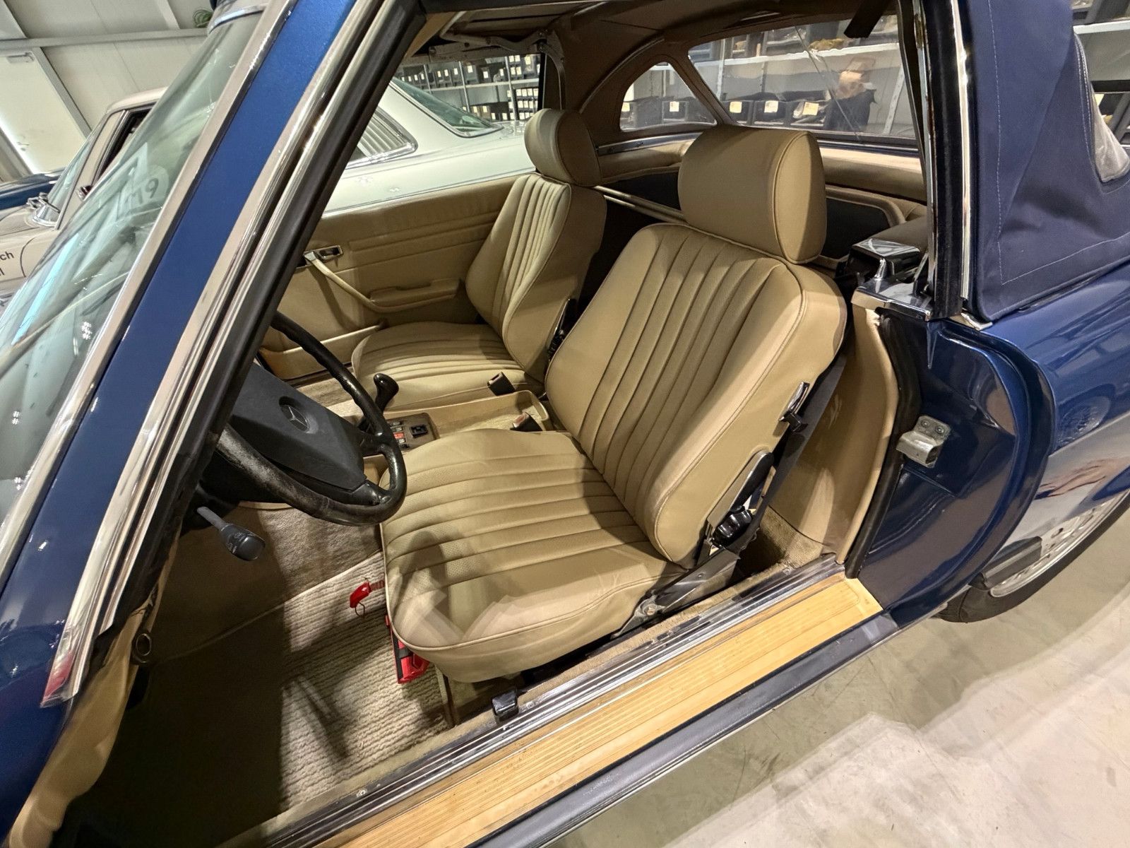 Fahrzeugabbildung Mercedes-Benz SL 300