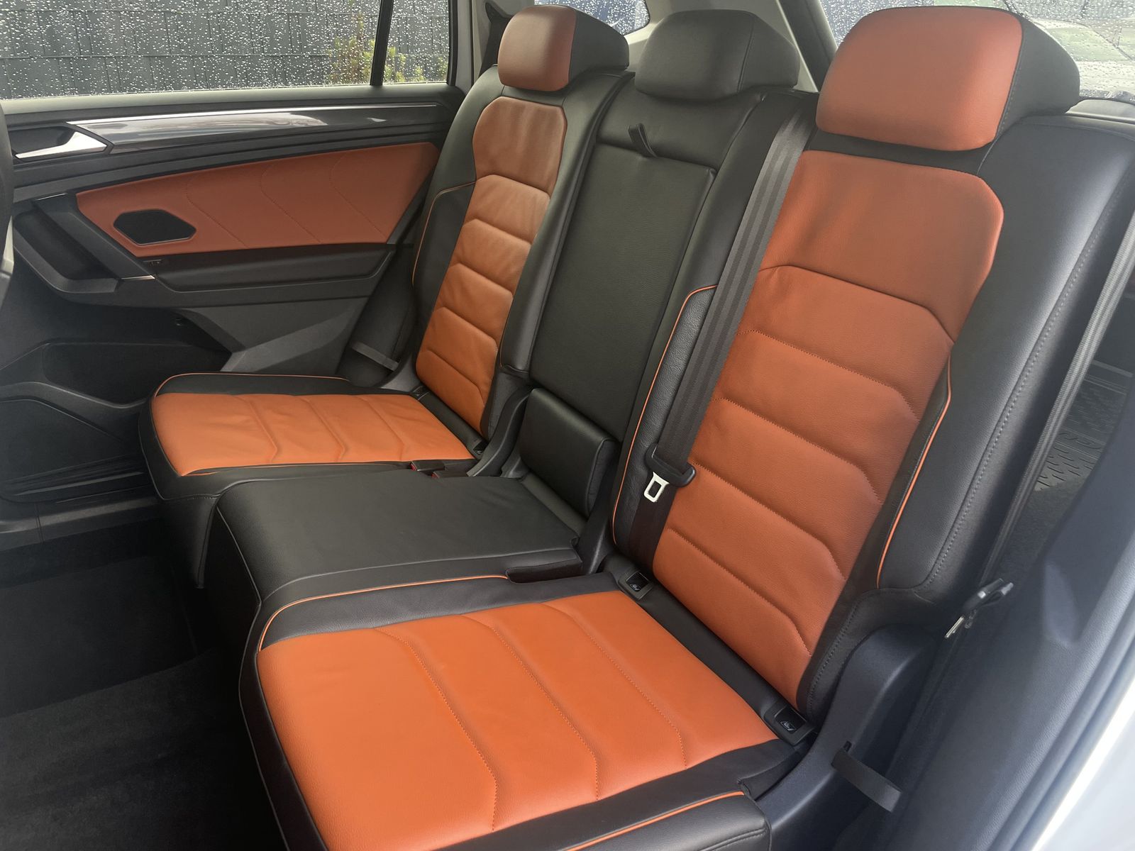 Fahrzeugabbildung Volkswagen Tiguan Allspace 4Motion R-Line NAV+LED+AHK+20ZO