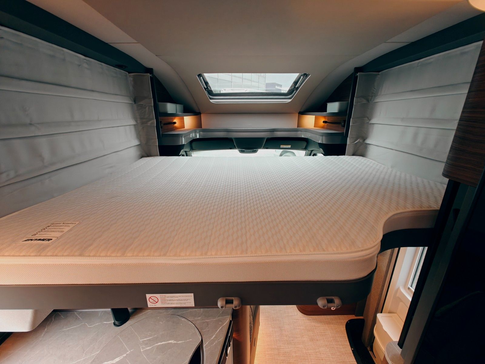 Fahrzeugabbildung HYMER / ERIBA / HYMERCAR B-KLASSE MC T 680 X - PTS SELENITGRAU MAGNO