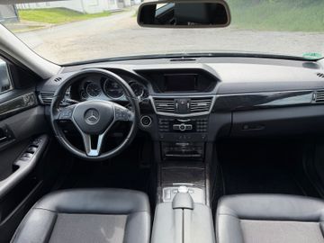 Mercedes E 200 - 11