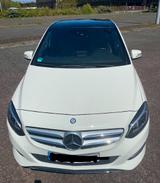 Mercedes-Benz B 200 CDI, weiss, mit AHK, Panoramadach - : Allradantrieb, Van, mit