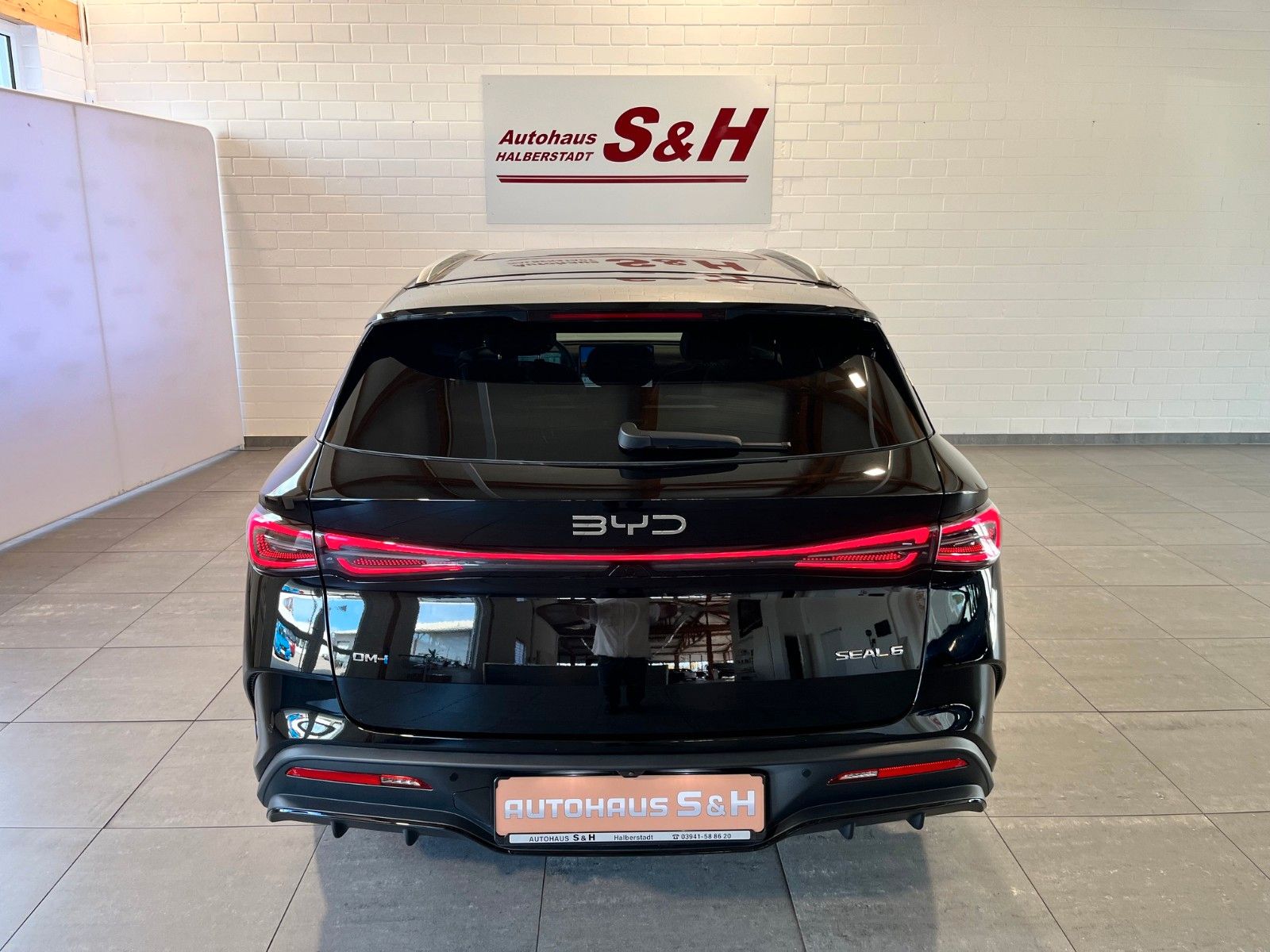 BYD SEAL 6
