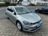 Volkswagen Golf VII Lim. 1.5 TSI *1 Hand*Navi*AHK*ACC* - VW Golf von 2019