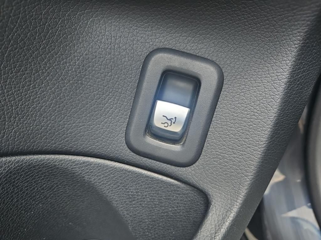 Fahrzeugabbildung Mercedes-Benz C 300 T Avantg. AHK Totwi. Pano Navi LED SHZ KAM