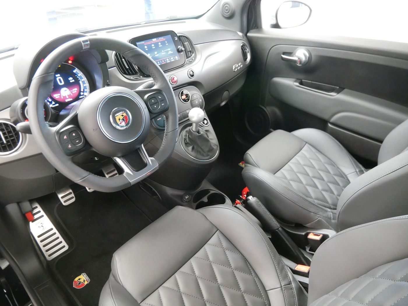 Fahrzeugabbildung Abarth 595 1.4 T-Jet Sammlerbesitz! Schutzfolie! Leder!