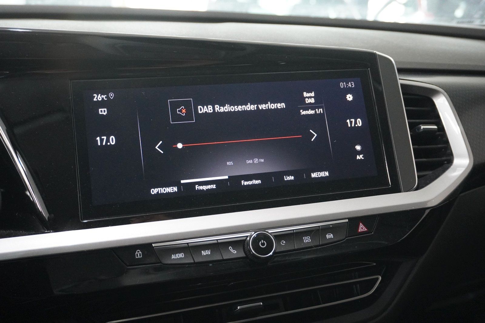 Fahrzeugabbildung Opel Grandland (X) 1.6T GSe HYBRID 4X4 NAVI/LED/SPORT