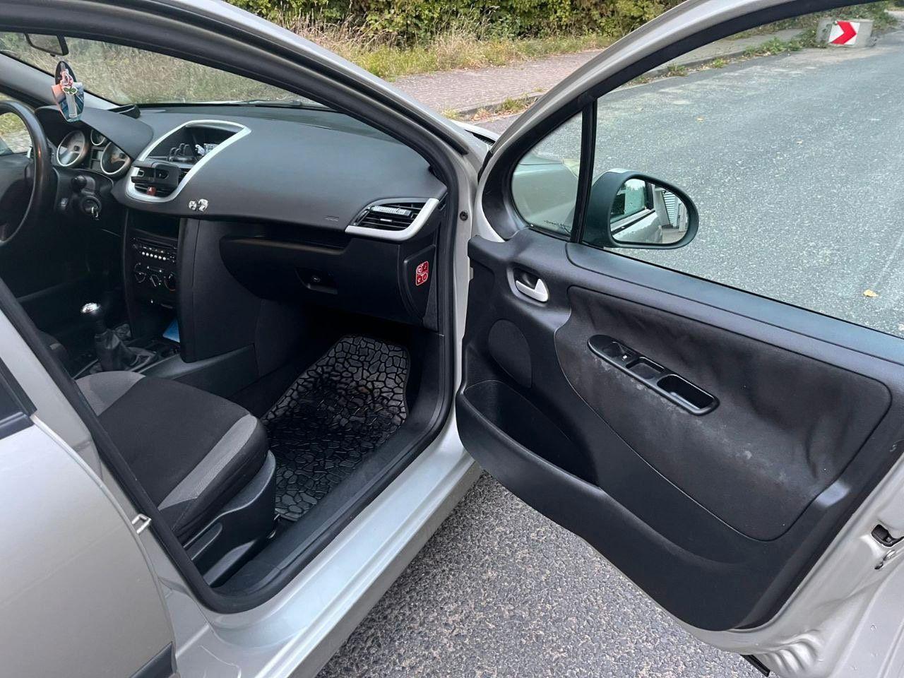 Peugeot 207 2007 — photo 9