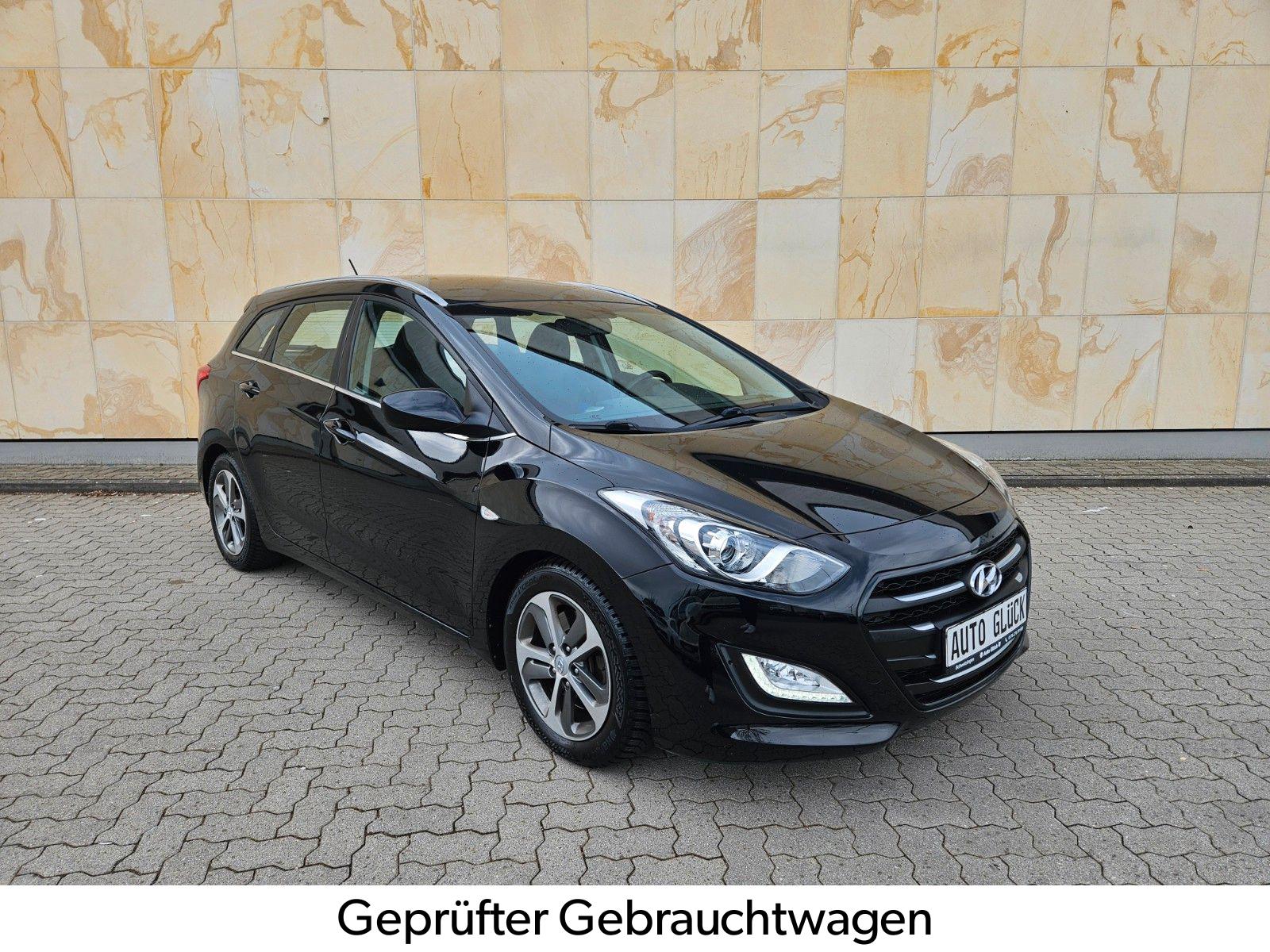 Hyundai i30 cw blue Trend *SHZ*KLIMA*ALU*AHK*1.HAND*