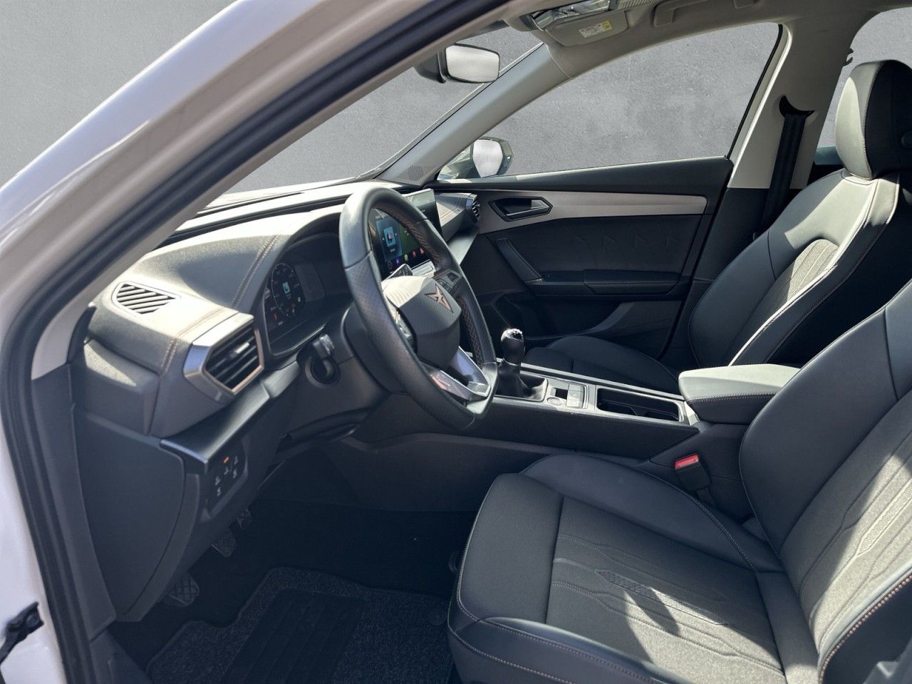Fahrzeugabbildung CUPRA Formentor 1.5 TSI 150 PS 6-Gang - mit KI generiert/bearbeitet