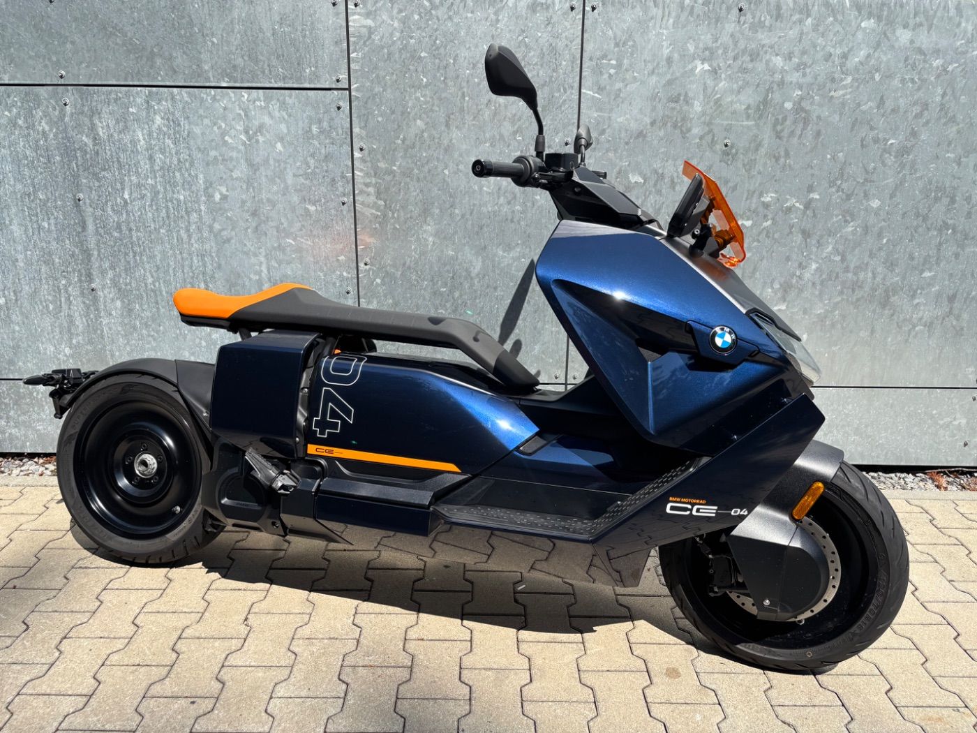 Fahrzeugabbildung BMW CE 04 Avantgarde Schnellladegerät