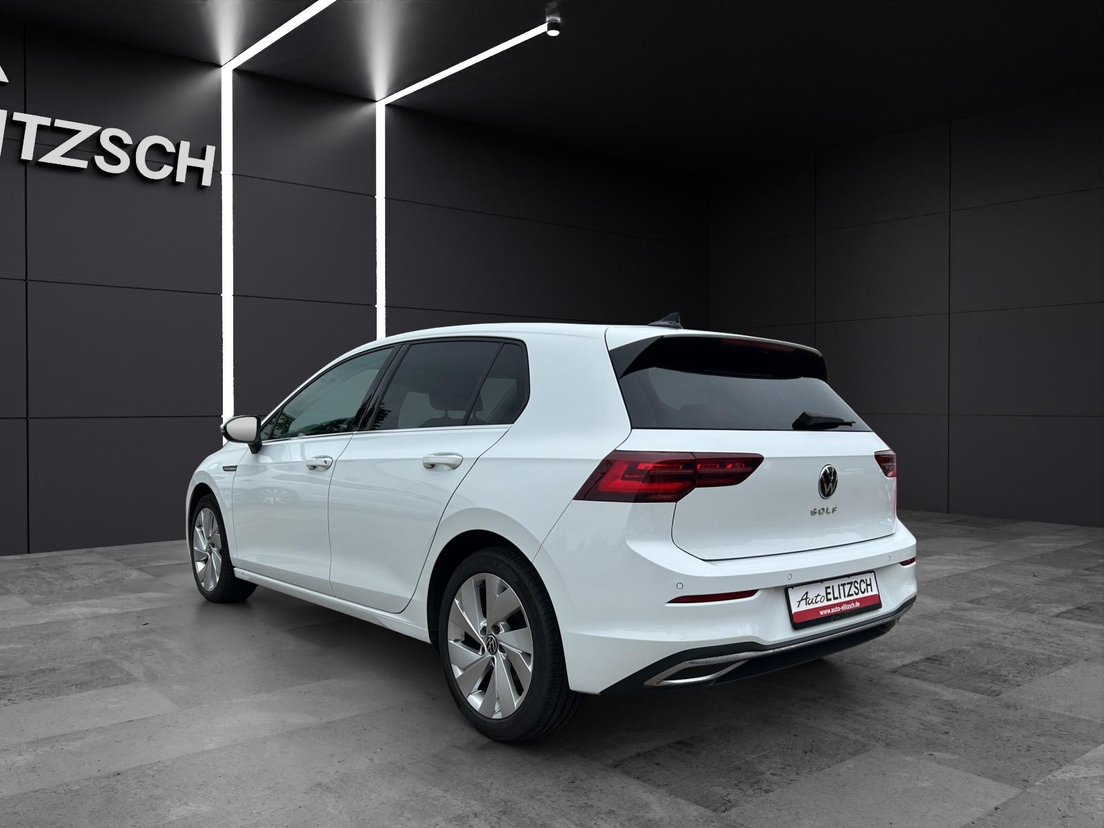 Volkswagen Golf VIII TSI Style Matrix Navi ACC STHZ PDC SHZ