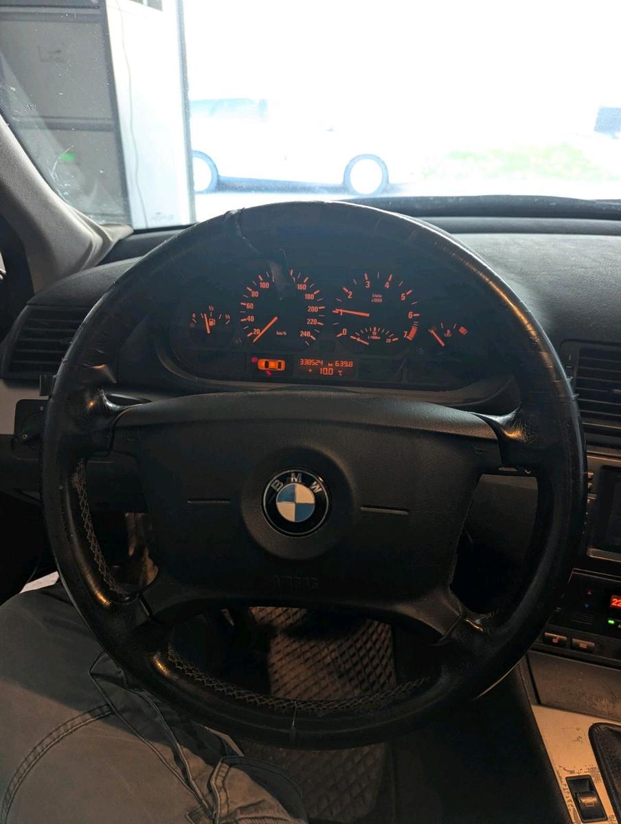 BMW 318 2005 — photo 7