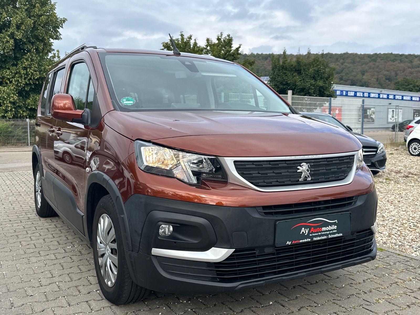 Peugeot Peugeot Rifter Active L1 /AHK/ 1.Hand / HU/AU NEU/