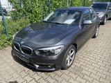 BMW 118 i Advantage 8- fach bereift - BMW 118 mit Benzin-Antrieb: Leder, Limousine