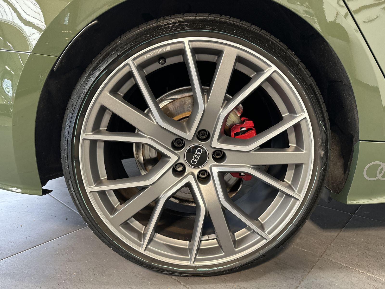 Fahrzeugabbildung Audi A5 SpB 40 TFSI Qu S-Line Black NAV+LED+PANO+20ZO