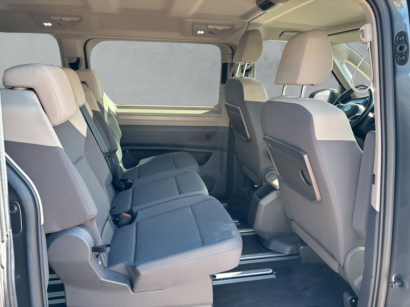 Fahrzeugabbildung Volkswagen T7 Multivan 2.0 TDI DSG RFK App-Connect