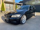 BMW 320d Touring xDrive M PANO/AHK/NAVI/XENON/18" - BMW 320 aus 2010