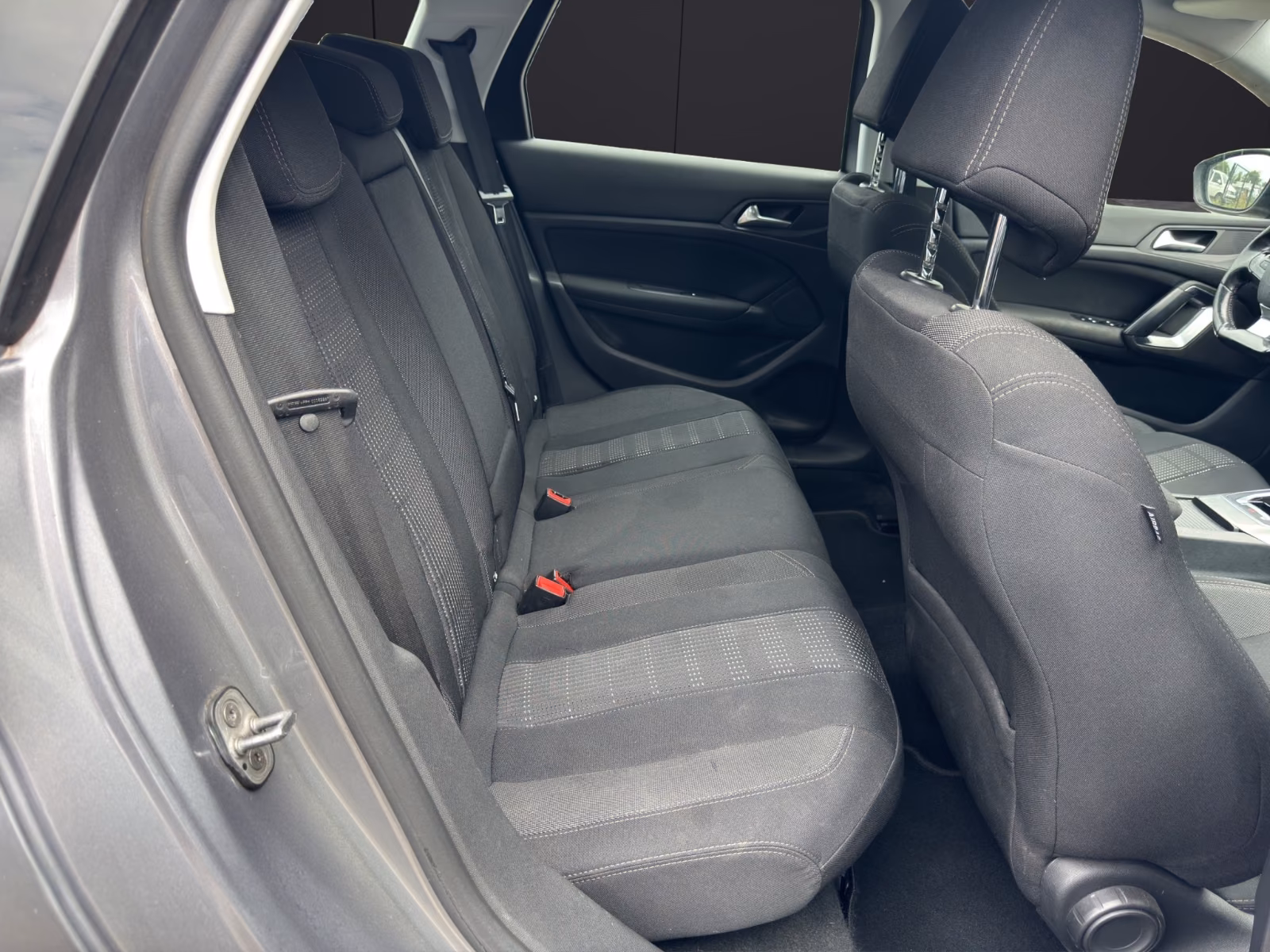 Peugeot 308 2015 — фото 17