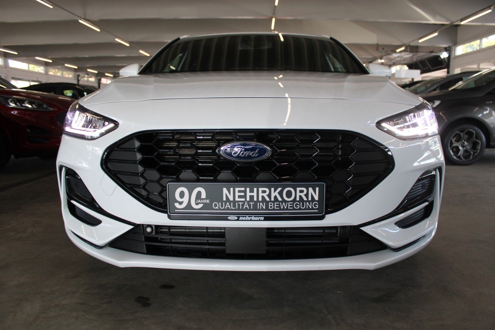 Fahrzeugabbildung Ford Focus MHEV ST-Line FahrerAssistenz + WinterPaket
