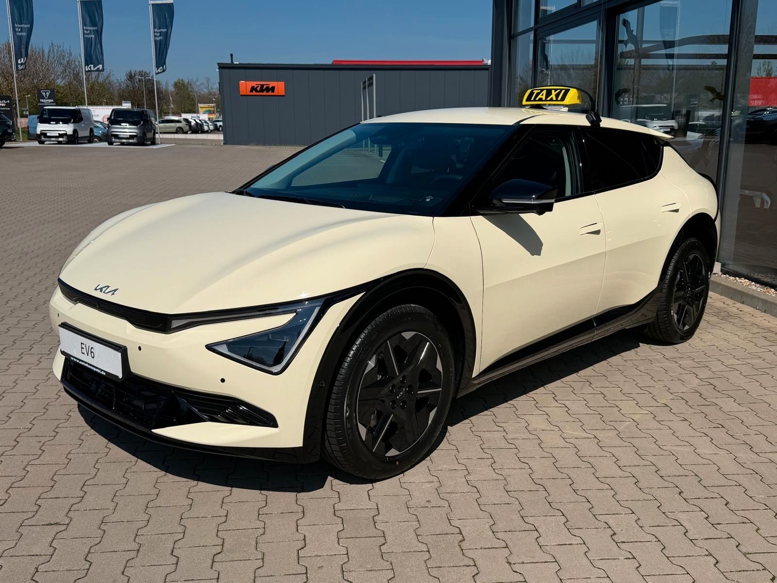 Fahrzeugabbildung Kia EV6 PE EARTH 84 RWD WP CO AS SD DR TAXI
