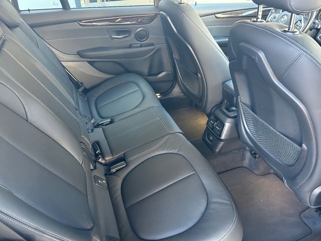 Fahrzeugabbildung BMW 220 Gran Tourer 220 i Luxury Line Automatik Navi