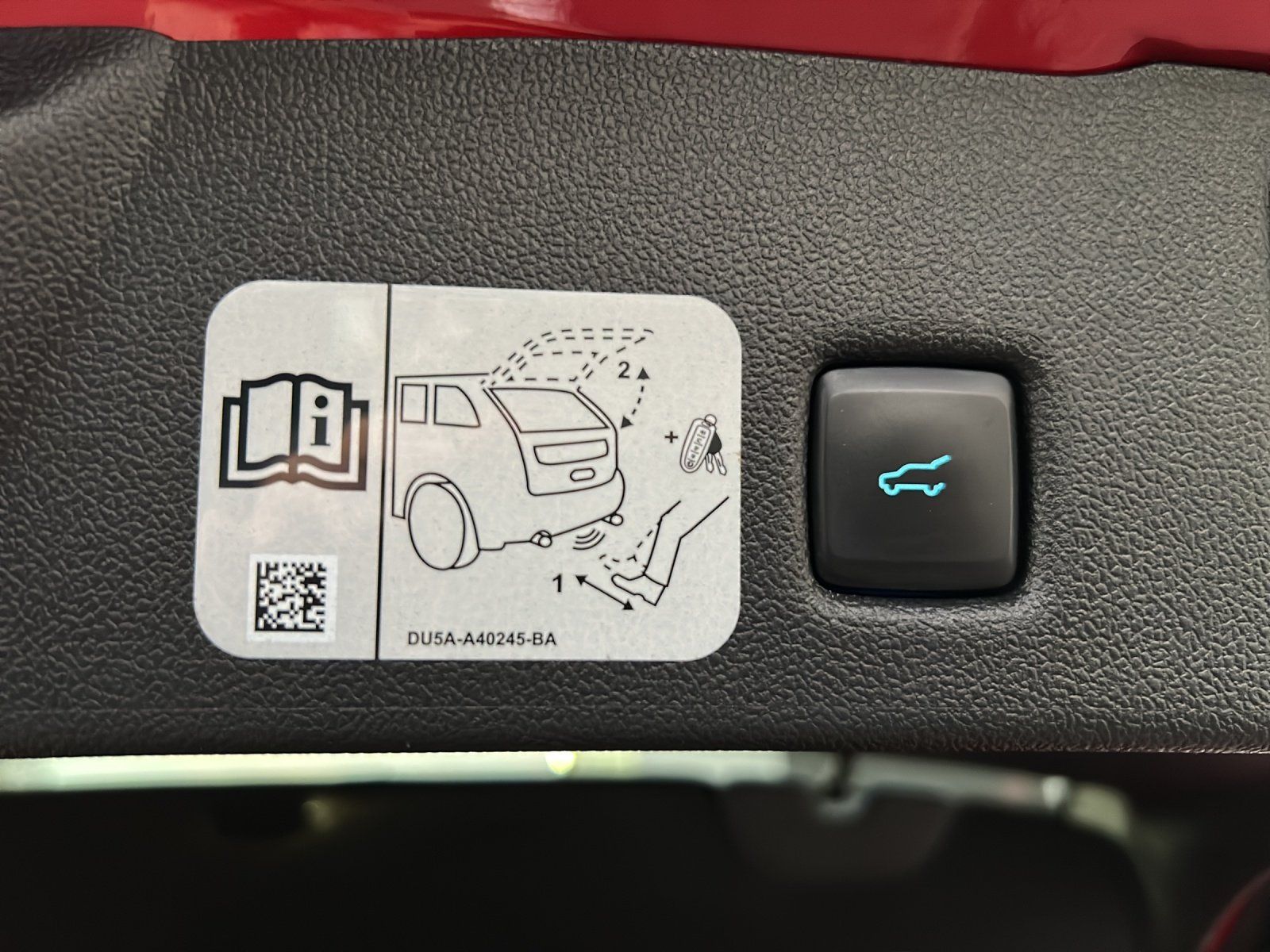 Fahrzeugabbildung Ford Kuga 2.5 ST-Line X Aut./LED/ACC/KAMERA/HUD/B&O/