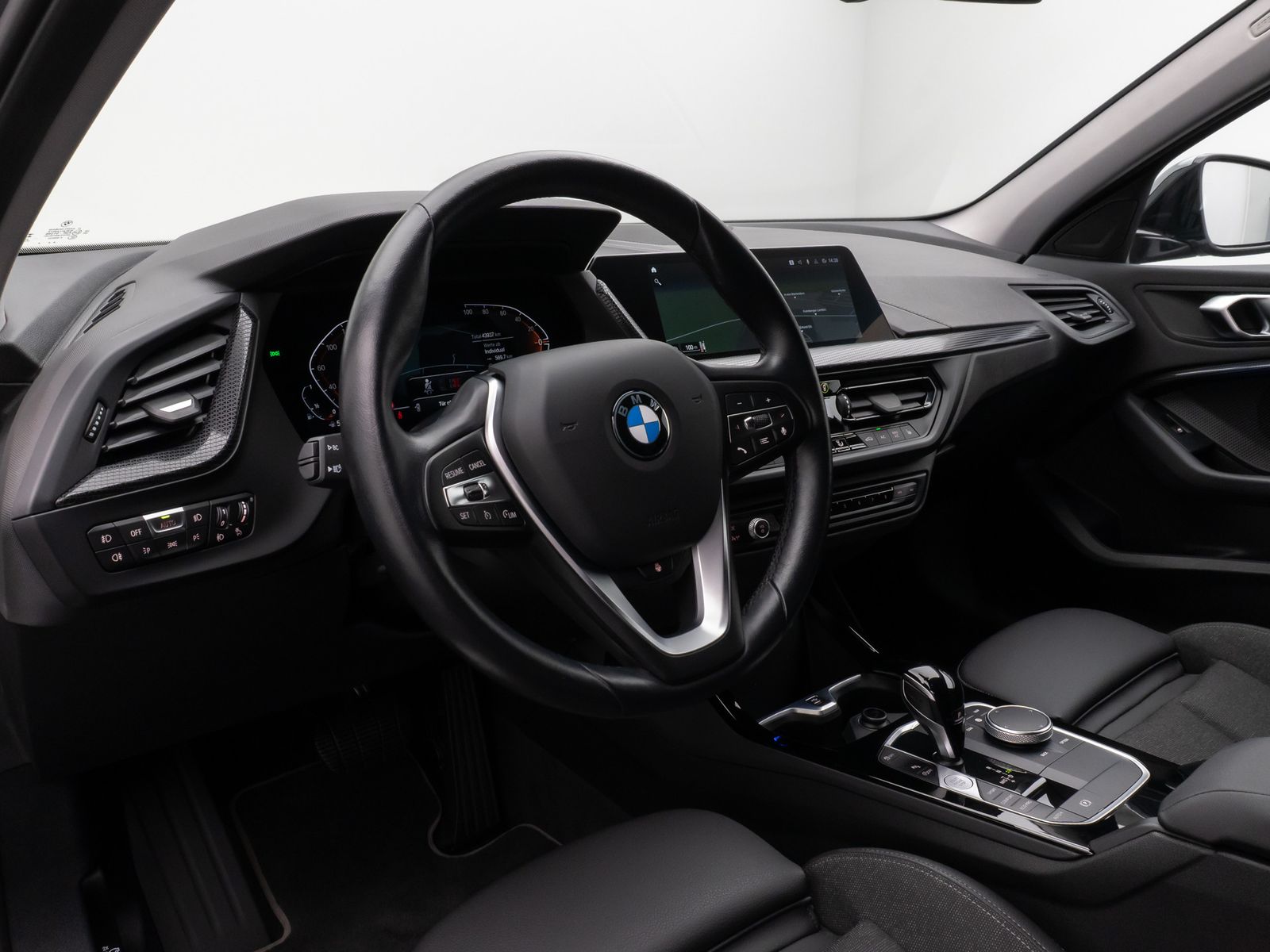 Fahrzeugabbildung BMW 118i Sport Line DAB HiFi Lenkrhz Fernlichtassist