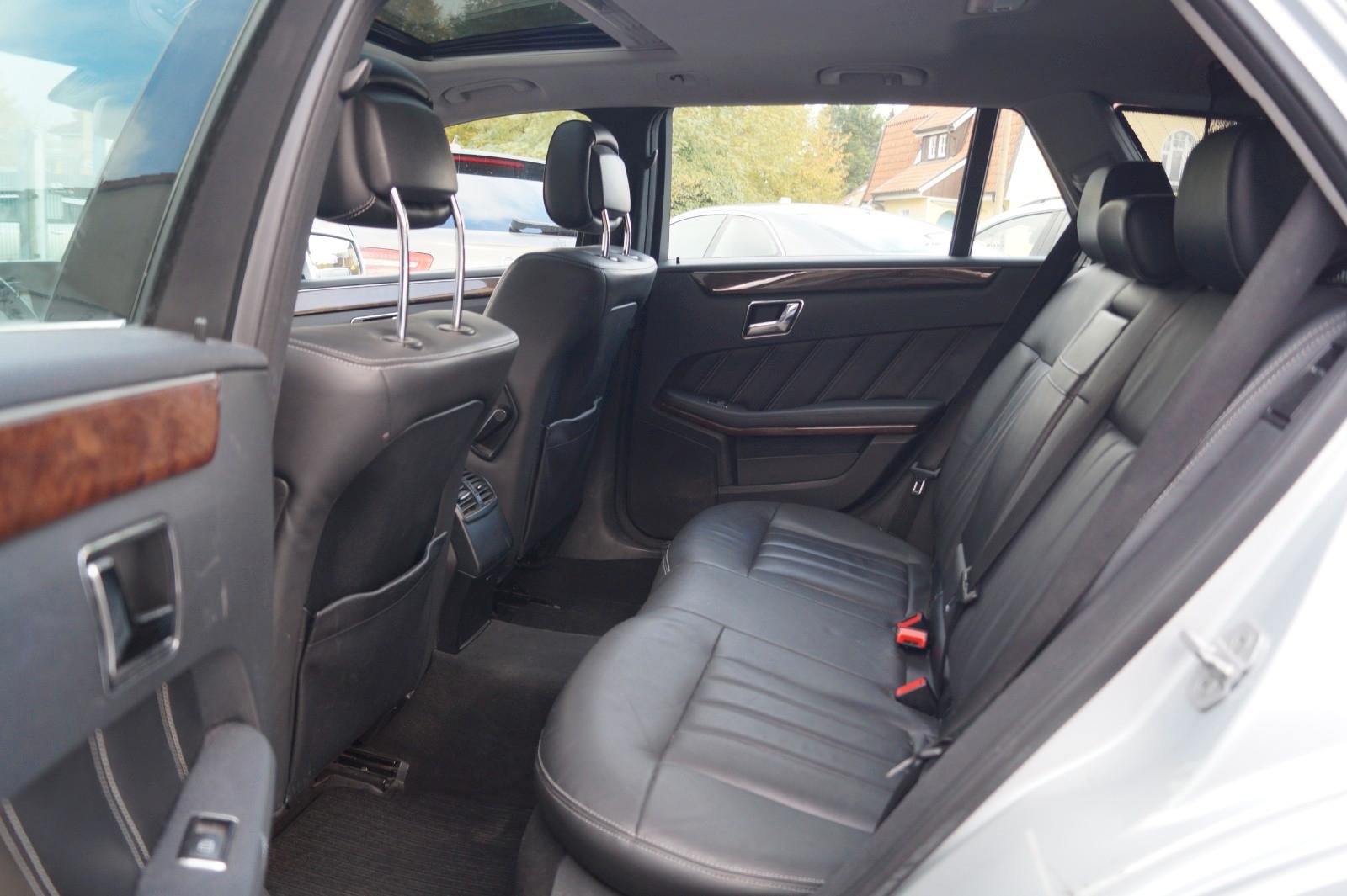 Mercedes-Benz E220 2011 — photo 17