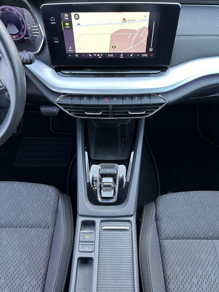 Fahrzeugabbildung SKODA Octavia Combi 2.0 TDI DSG First Edition NAV+LED