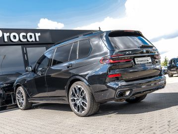BMW X7 - 7